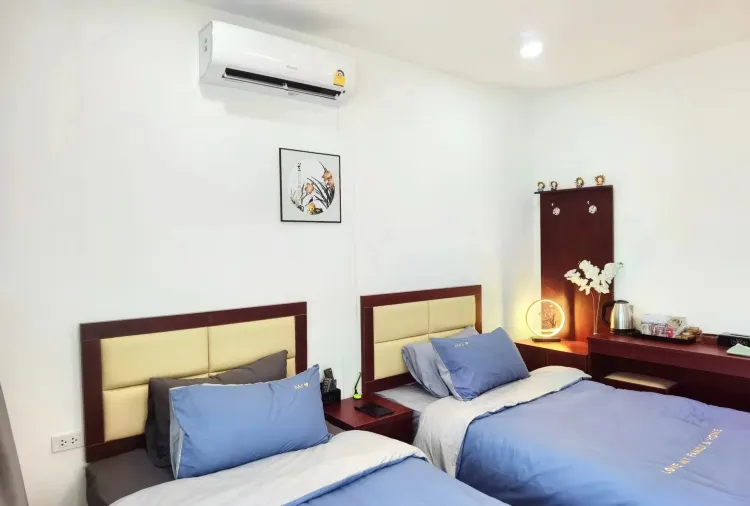 Junior Twin Room with Garden View (Air Conditioner, Terrace)