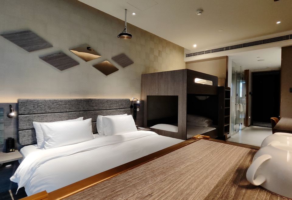 家庭房（加熱毛巾桿+小冰箱+智能鏡）