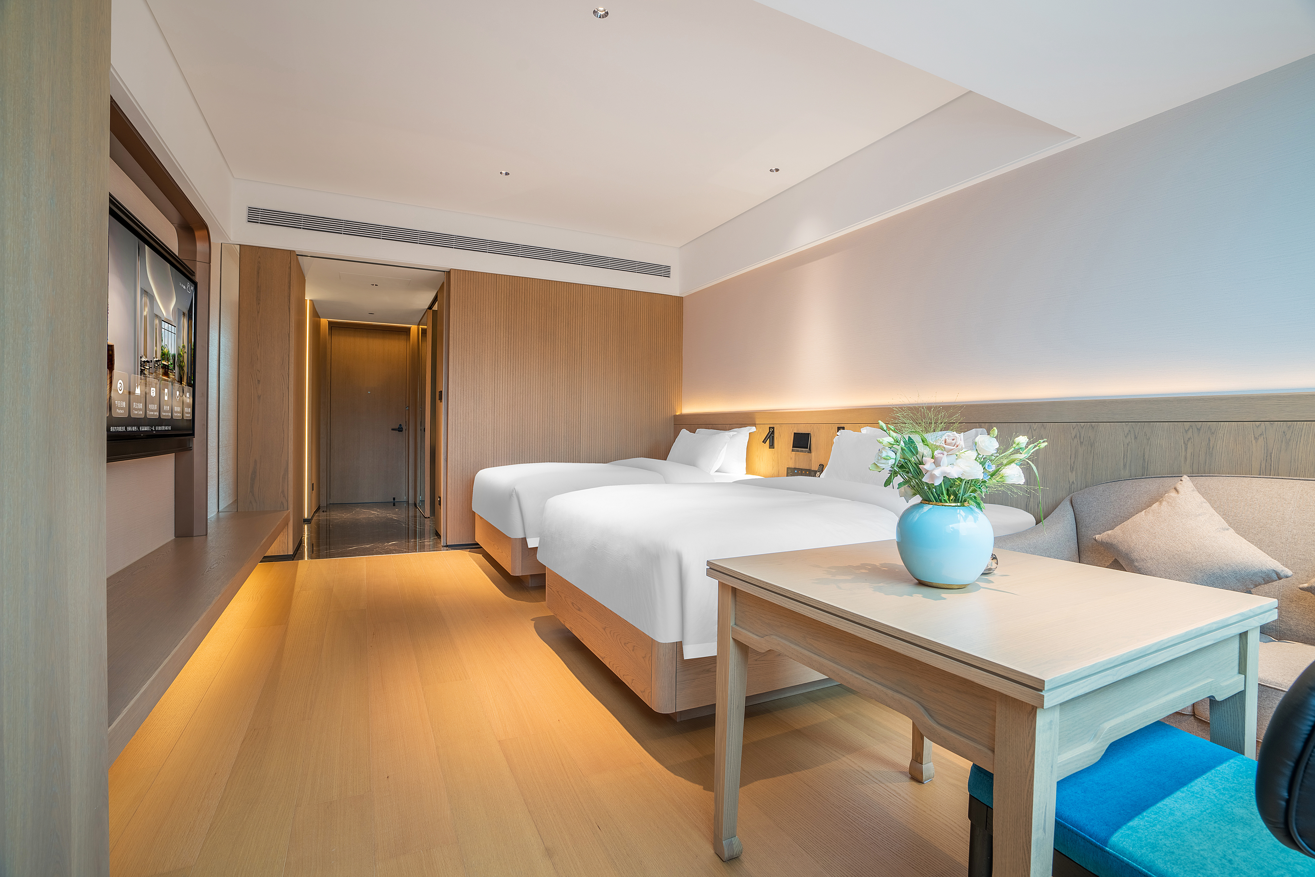 豪华阳光双床房