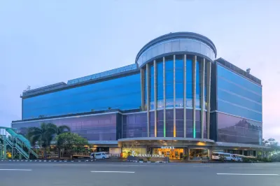 Grand Edge Hotel Semarang Ξενοδοχεία στην πόλη 
