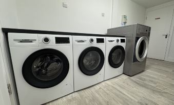 Old Silk Apartments - Luxury Studios, 1 & 2-beds in Coventry City Centre by COVSTAYS - Housity