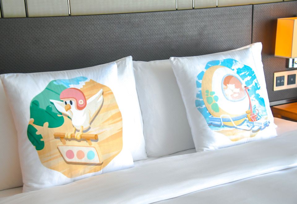 Swiss Grand NanchangDinosaur Fantasy Egg Family Suite