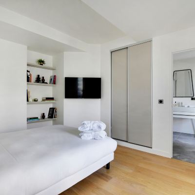 Two Bedroom Deluxe Apartment With Shower & Parking Included Drawing House Promo Code