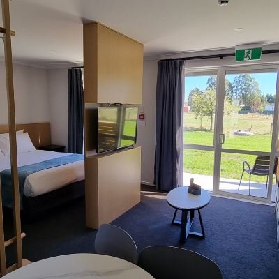 豪華家庭間 - 帶spa浴缸 羅託路亞世外桃源旅舍優惠