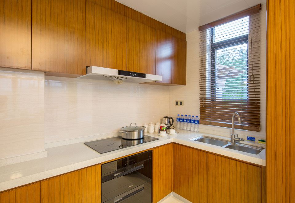 Baodun Lake Hushan Hot Spring ResortSingle-Family Villa Bicui 3-Bedroom 4-Bed Hydrophilic Family Hot Spring Villa (KTV)