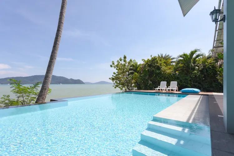 บีชฟรอนท์พูลวิลลาสองห้องนอน