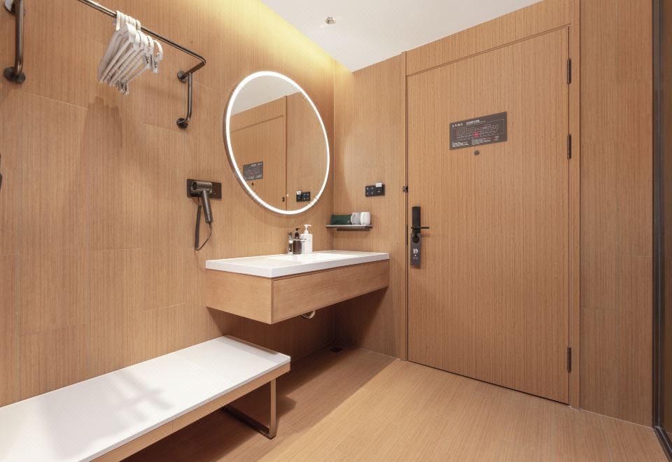 JI Hotel (Xiuning Qiyunshan West Avenue)Superior 2-bed Room