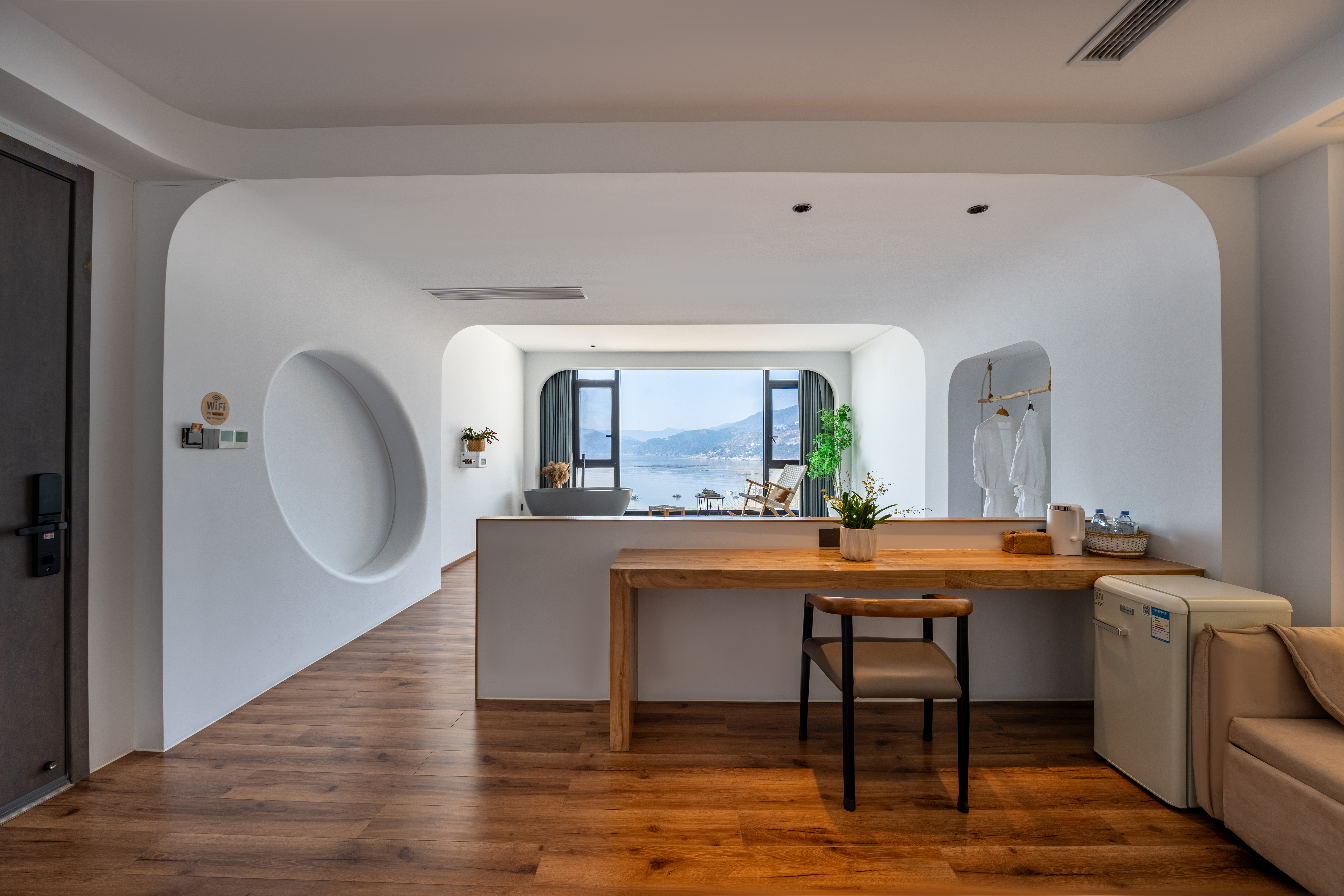 Floral Hotel·Xiapu Mid Mountain Lansu Hotel (Sansha Dongbi Store)悦己-180°海景浴缸日落房（梳化床+办公桌+窗外好景）