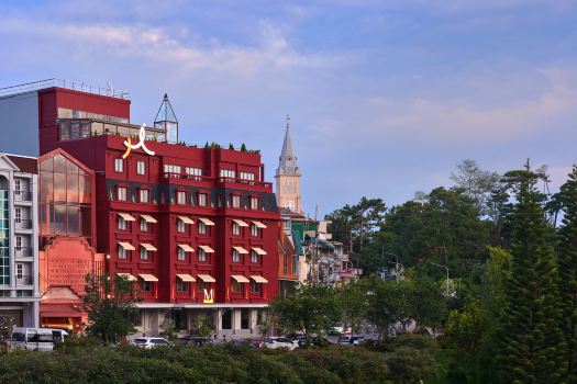 M Village Premier Hotel Xuan Huong Lakeside, a brand of Modern Village Lifestyle