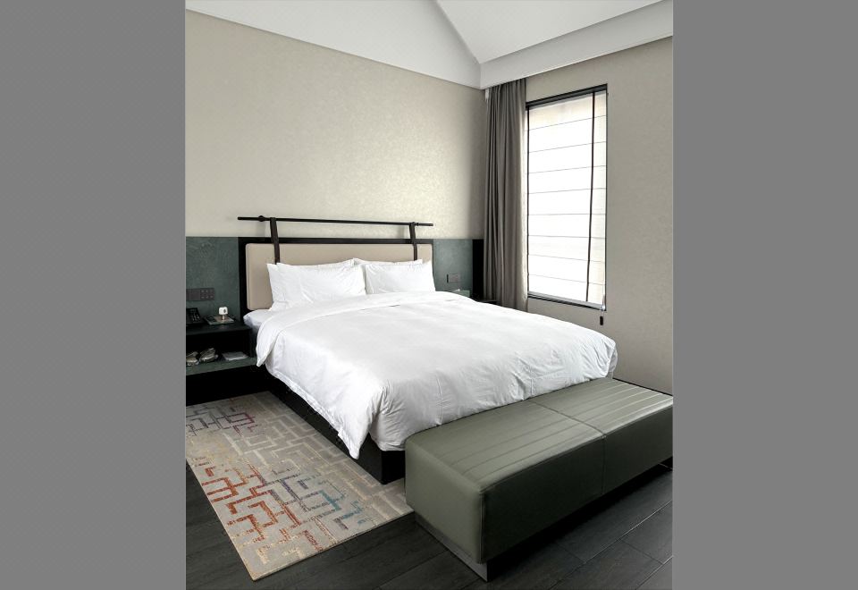 Fengqi Jiuting Hotel Zhonglou Street Store Courtyard Large Bed Room