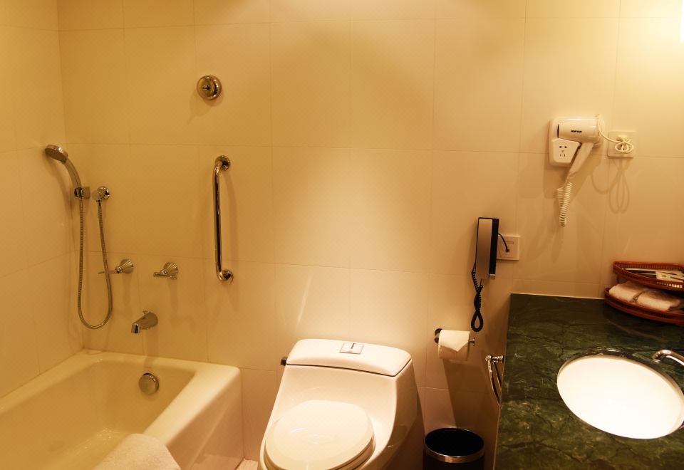 WUXI TAIHU HOTELGuestroom (Double Bed) (West Building)