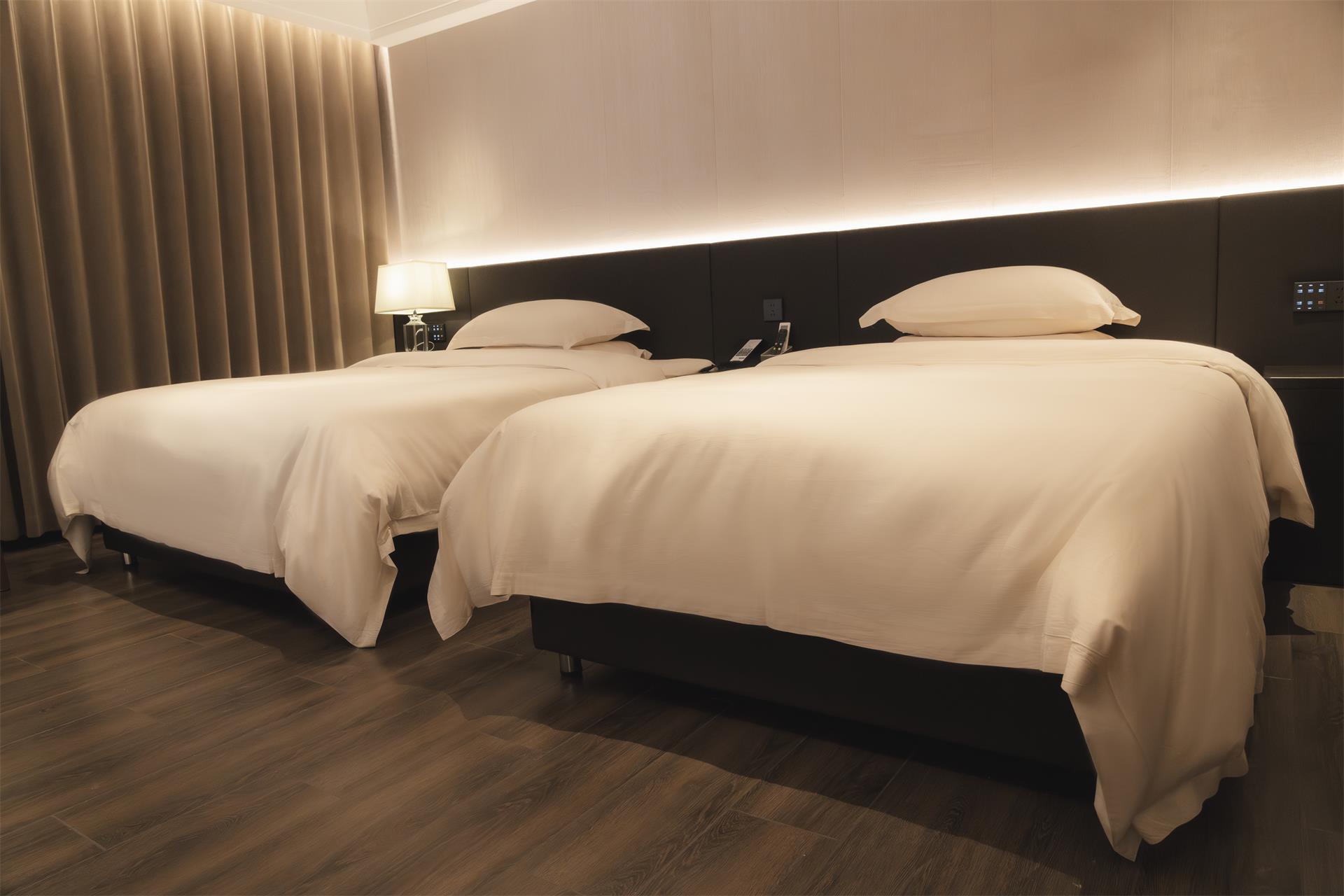 商务双床房（乾湿分离+定制床垫+零压枕+智能投屏）