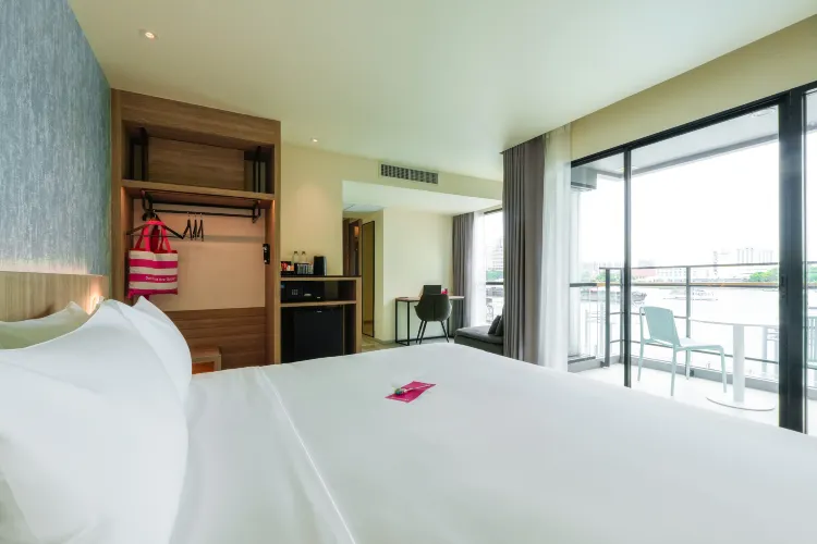 River Executive Room
