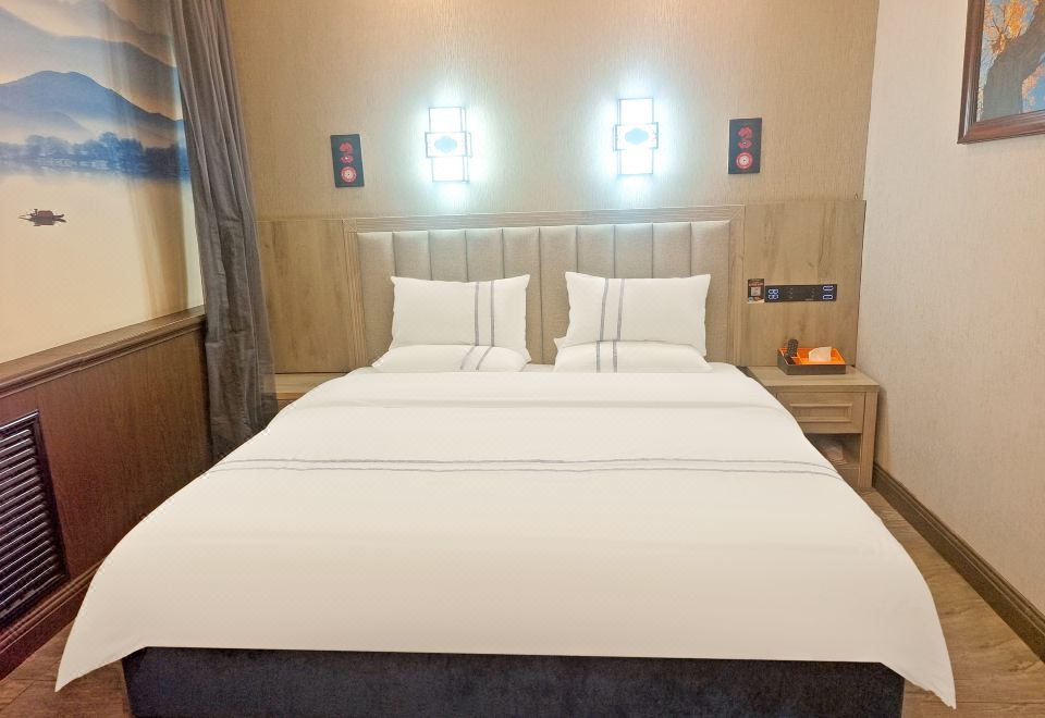 Fashionable Room (Double Bed)