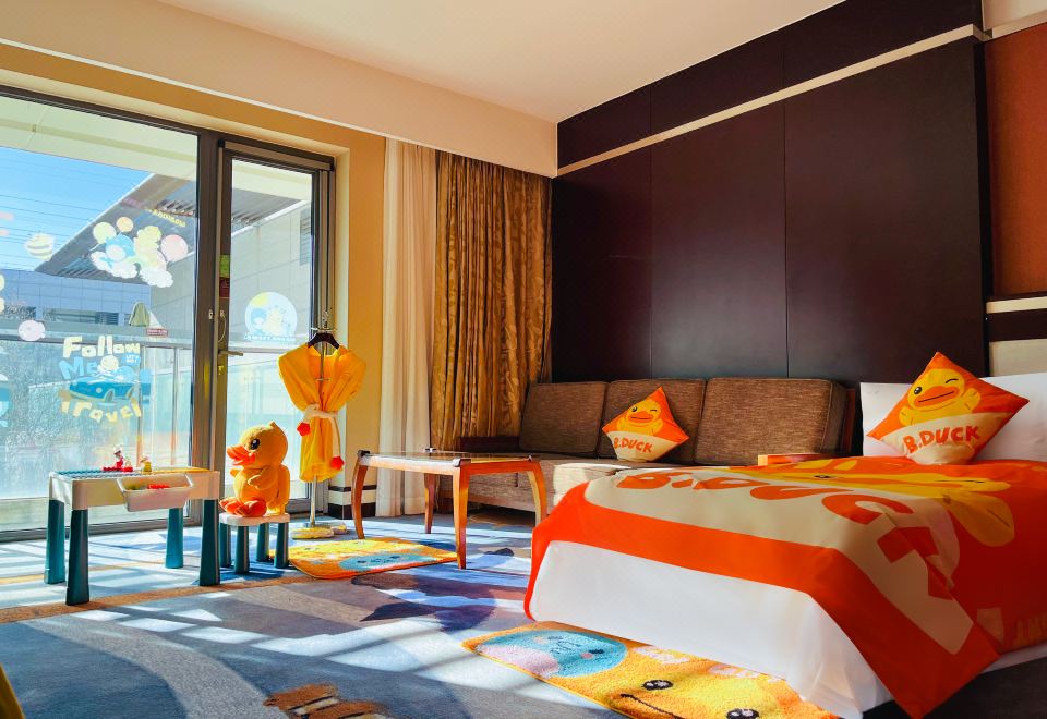 B.duck小黃鴨家庭主題房