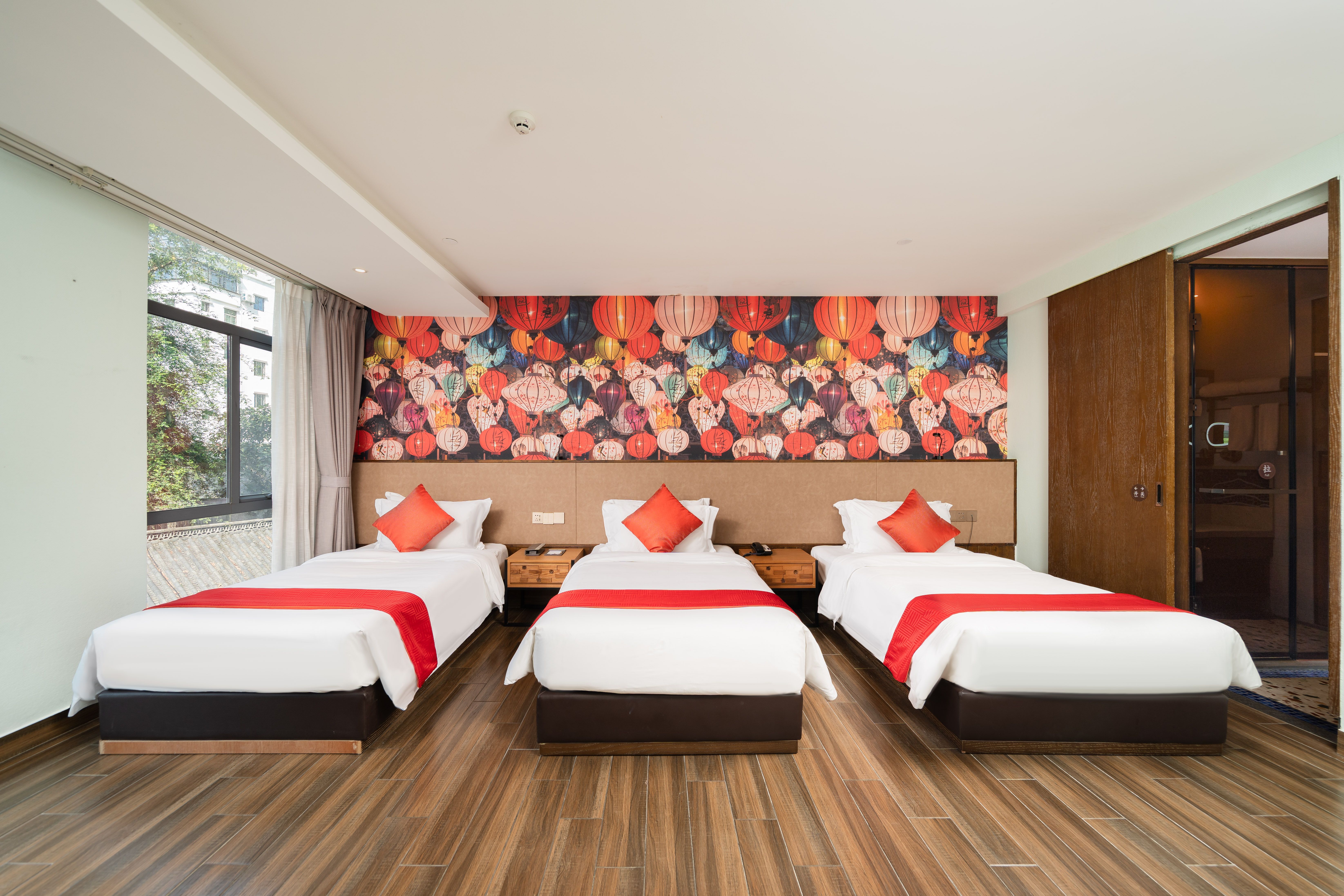 Overseas Chinese Town Nanyang Inn (Gankeng Ancient Town Shop)Langqiao · Joyful Movable Triple Room (Sofa + Board Games + Party Space + Hakka Affection)