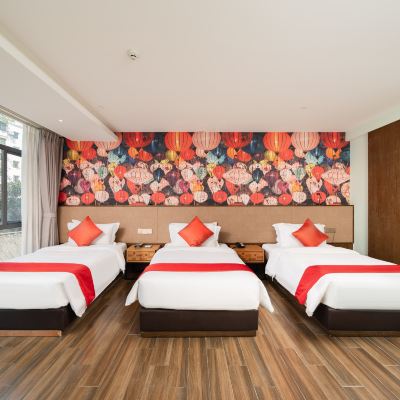 廊橋·歡愉可移三床房（沙發+桌遊+party+客家牽情） 南洋客棧（華僑城甘坑古鎮店）優惠