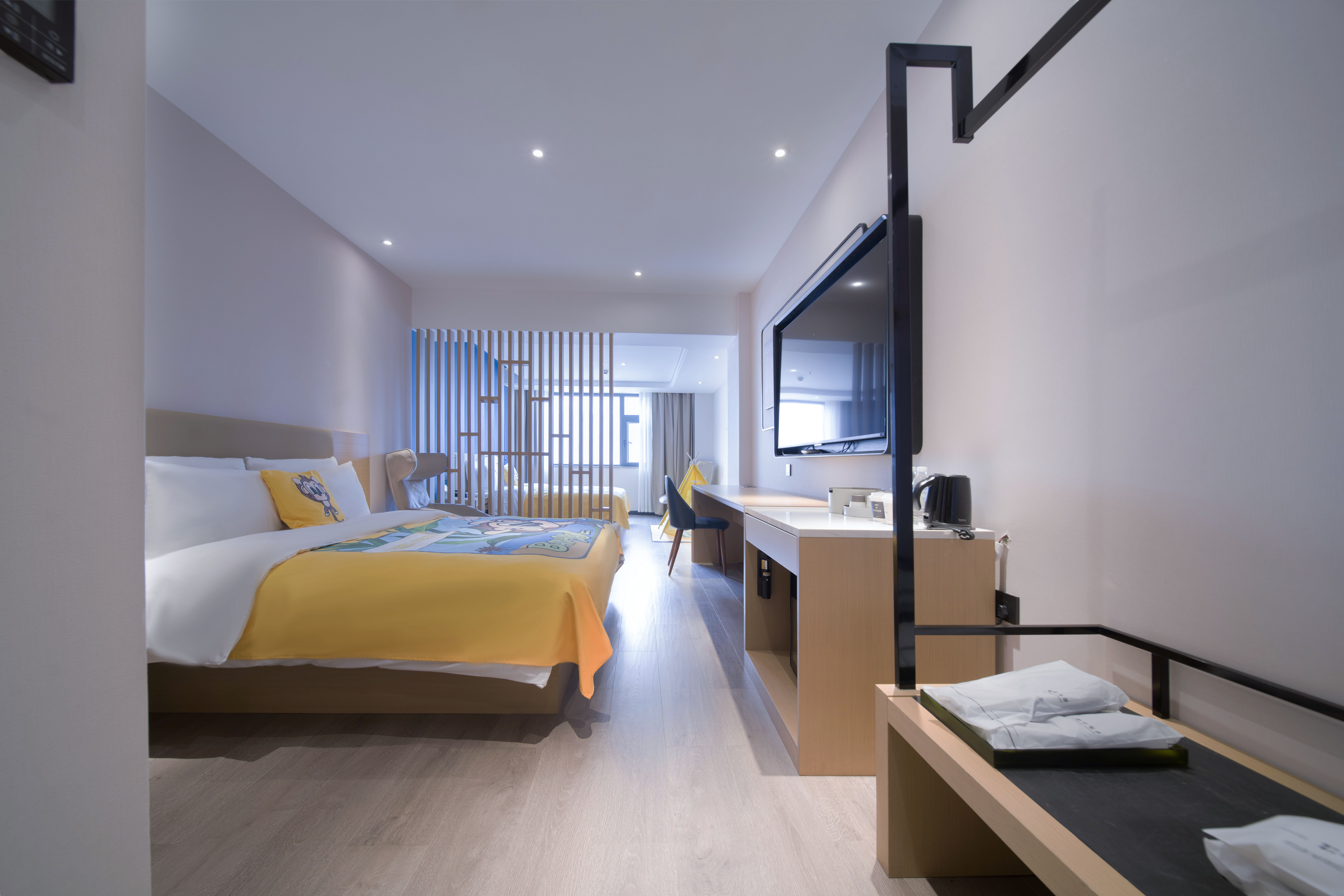 尊享家庭房（65寸4K投屏+裸棉床品+深睡枕Pro+小童帐篷）