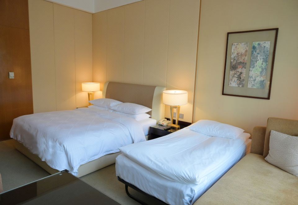 Jinling ResortFamily Room With Garden View