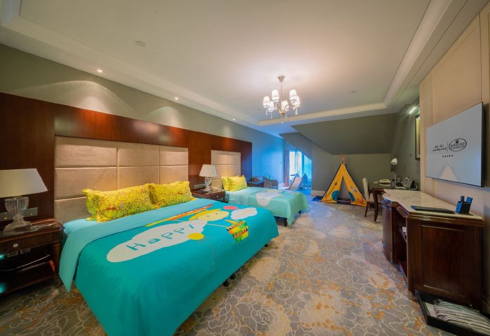 SeaView Garden Hotel QingdaoFamily Room (Pitched Roof)