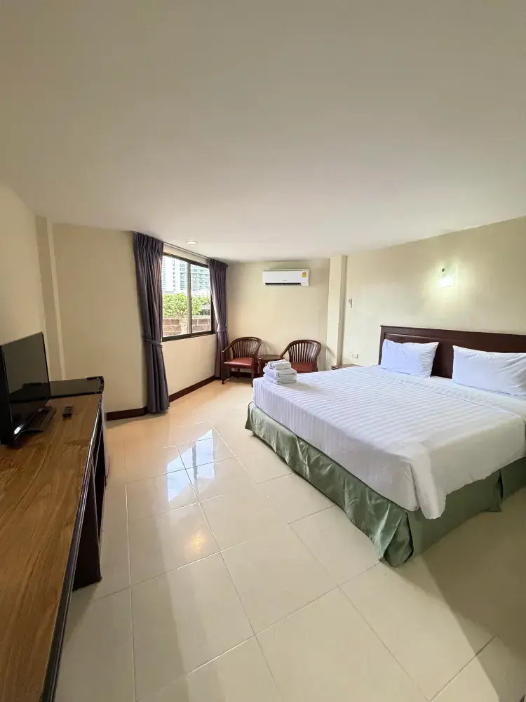 ห้องซูพีเรียร์ เตียงใหญ่ 1 เตียง