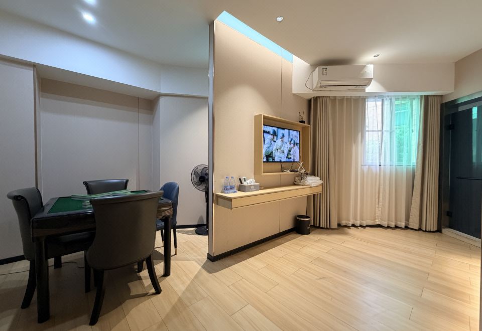 娱乐棋牌大床房