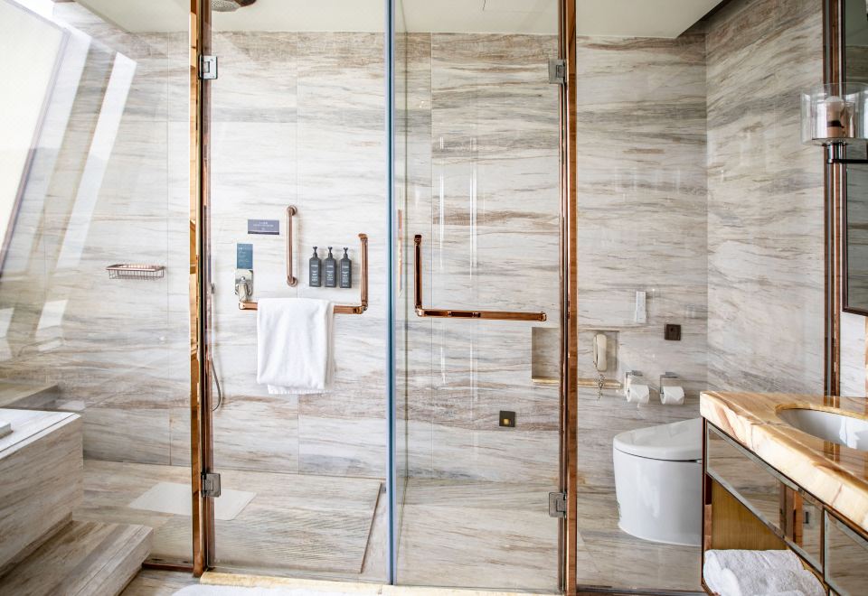 暖汤温泉·豪华双床房