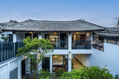 Weishan Qichi Oriental Holiday Courtyard