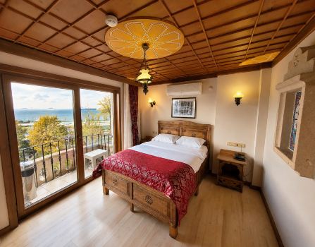 Saruhan Hotel