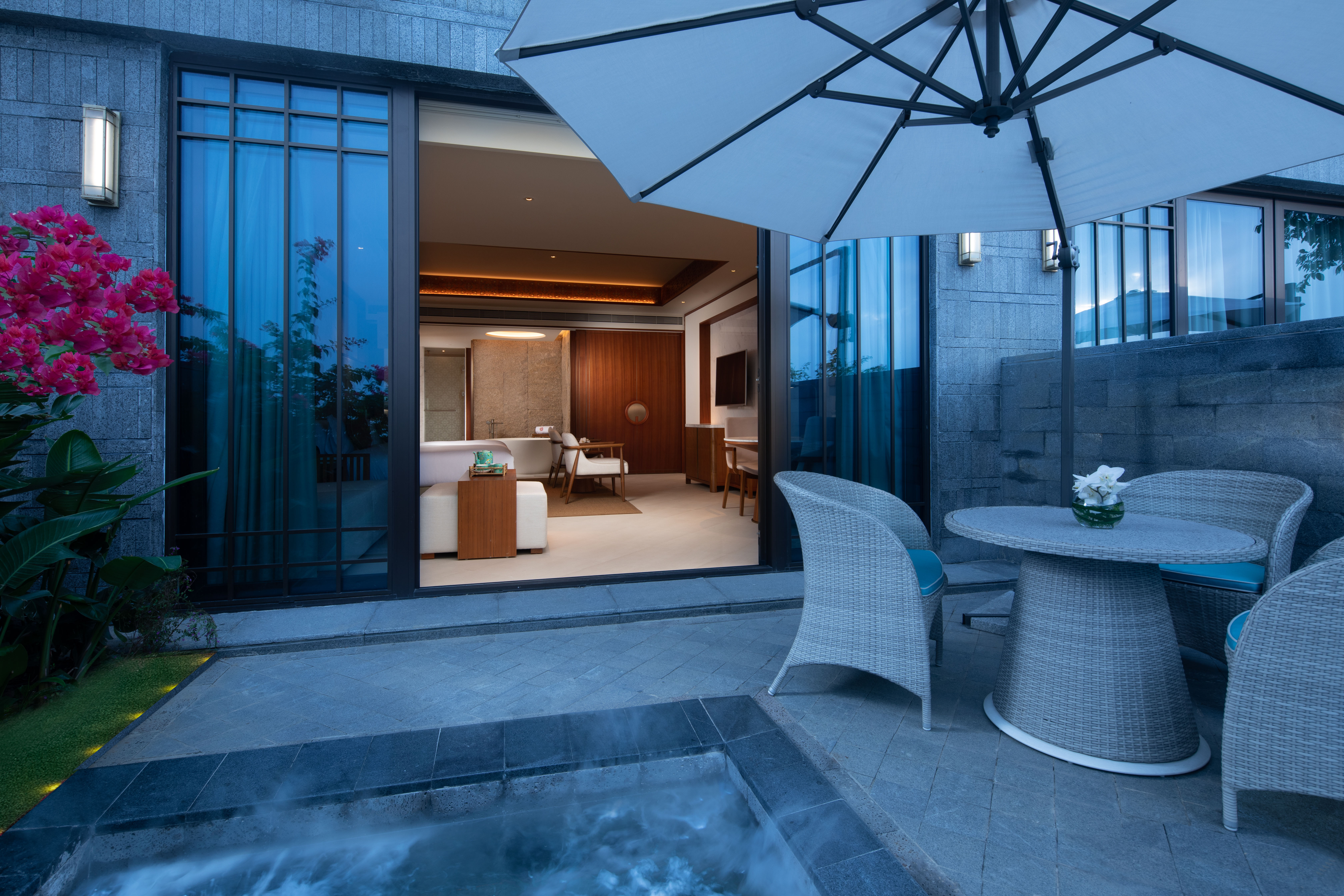 庭院泡池双床房