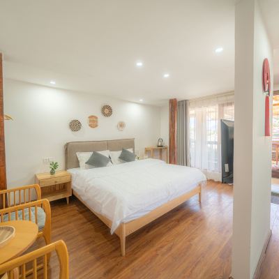 林霏觀景·大床房｜亞朵床墊 麗江晏域設計師度假酒店優惠