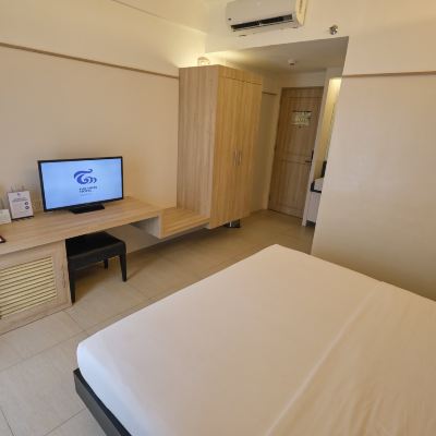 Deluxe Queen Room The Tides Hotel Boracay Promo Code