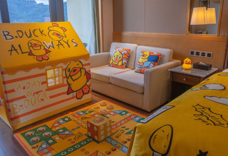 馨悦楼小黄鸭亲子房（新楼）