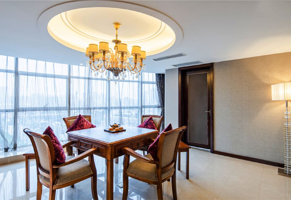 Rising Butterfly Hotel, Chengdu TaiKoo LiFamily Suite