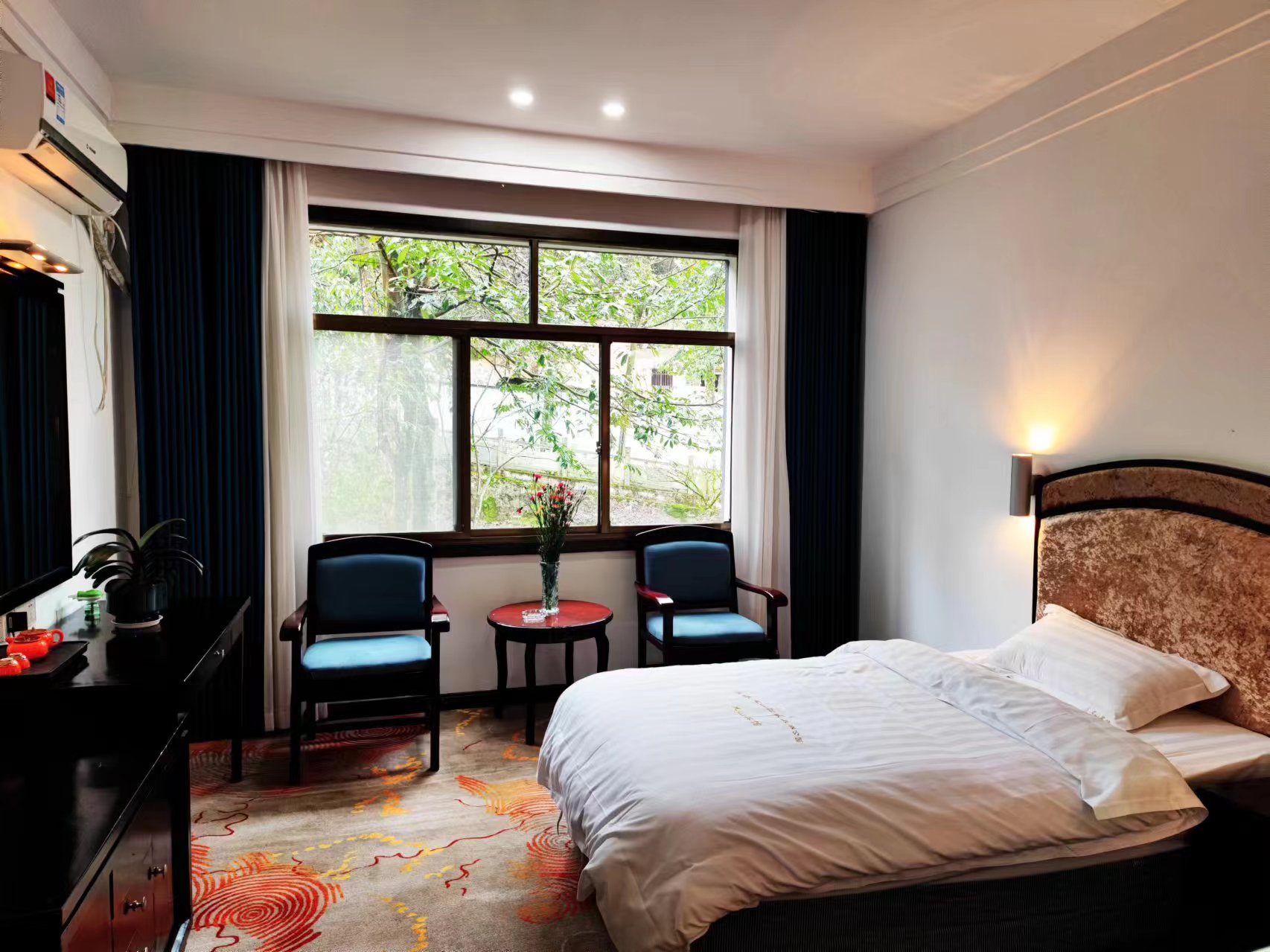 Longshan Hotel精致双人间