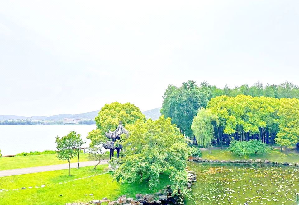 法欧湖景养生套房