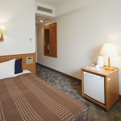 禁菸小型雙人床房 沖繩Roco旅館優惠