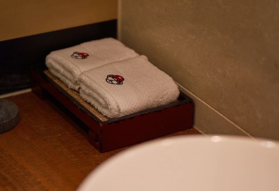 Cheery Canal Hotel HangzhouTeddy Collectible Twin Room