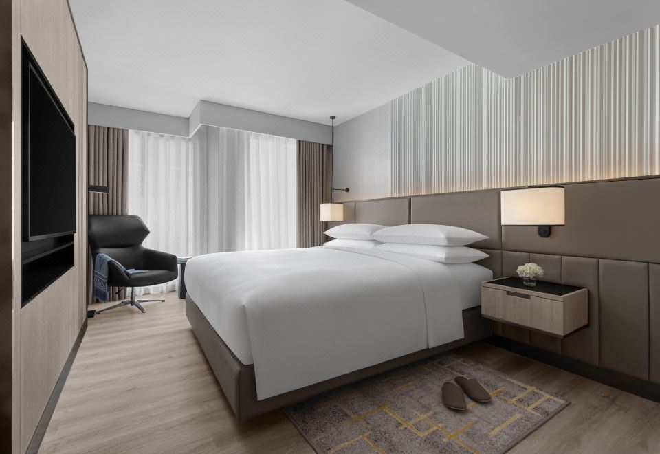 Marriott Executive Apartments, Bangkok Townhall Sukhumvit 1 Bedroom Suite, 1 King, City View, Balcony