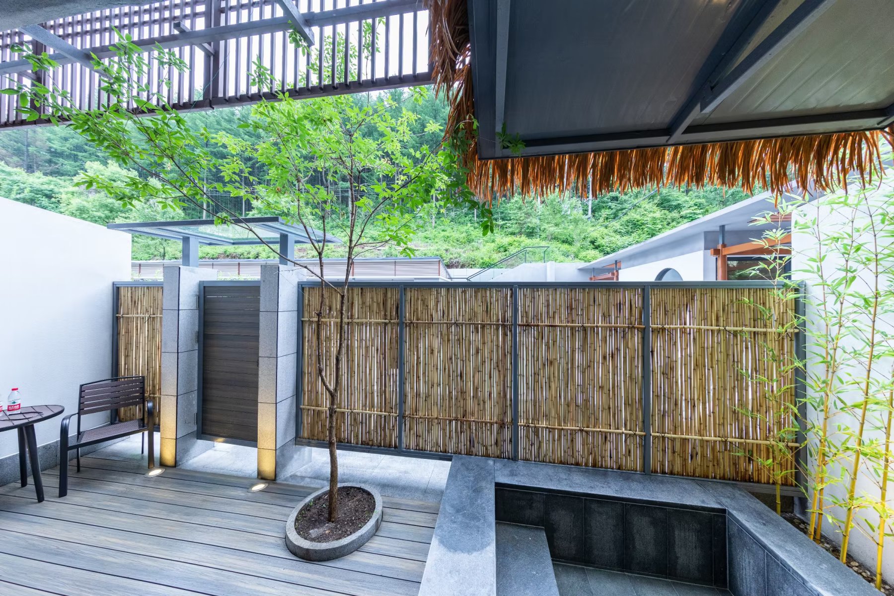 豪华庭院山景大床房