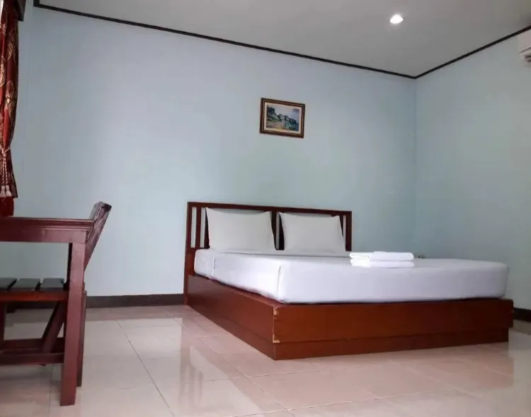 ห้องเตียงใหญ่หรือเตียงแฝดราคาประหยัด