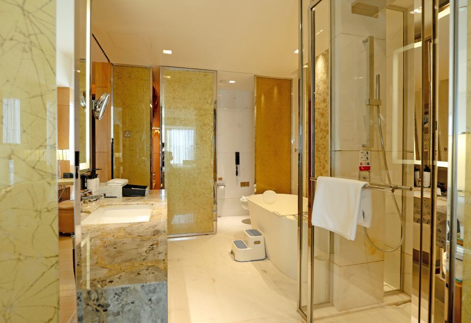 Pan Pacific BeijingFamily Friendly Deluxe Room (King Bed)