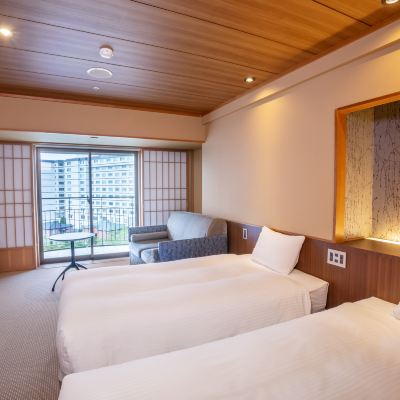 スタンダードルームＡ【ソファスペース／バルコニー／30平米】 函館 湯の川温泉 ホテル万惣 クーポン