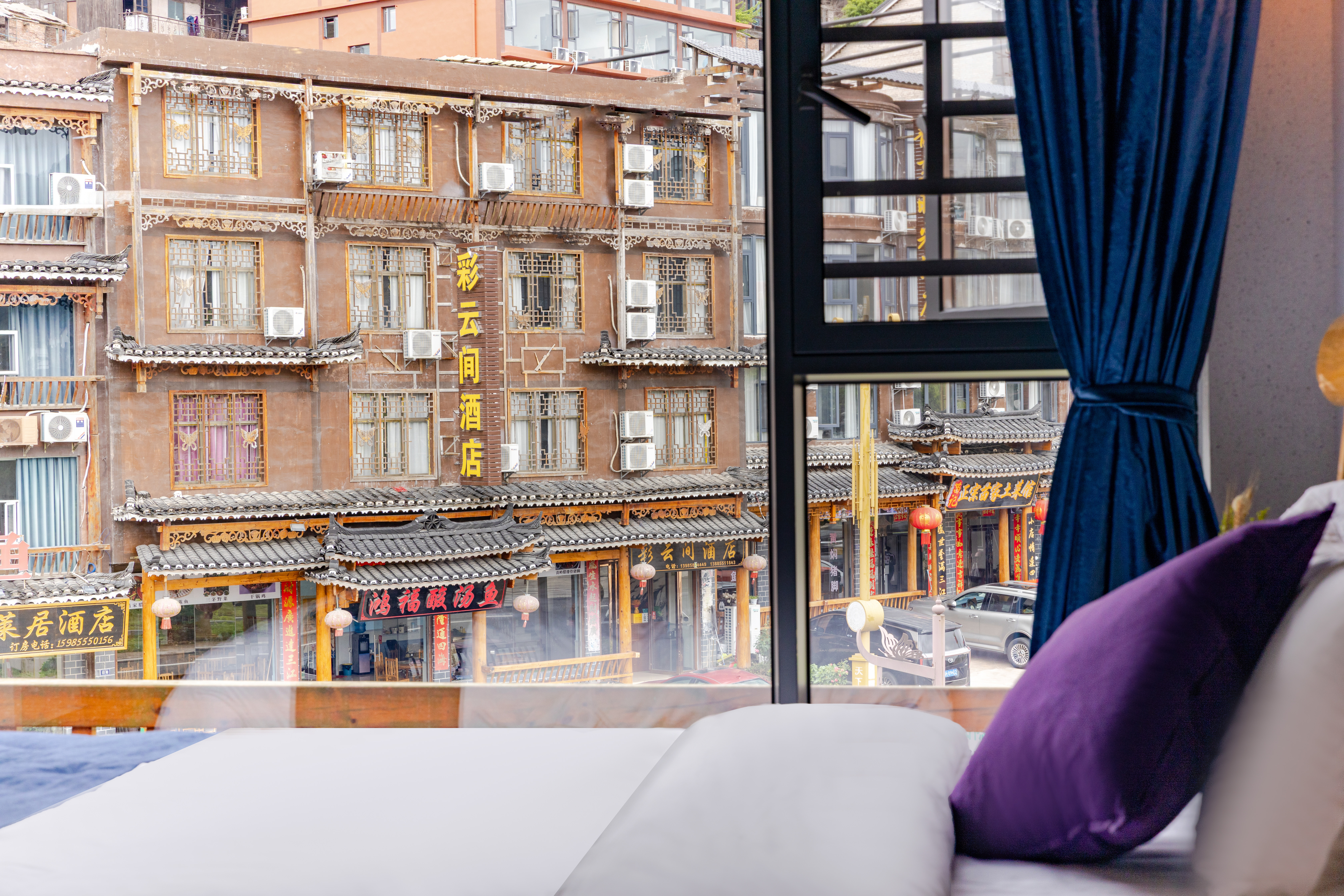 自在街景双床房【落地窗+休闲坐椅】