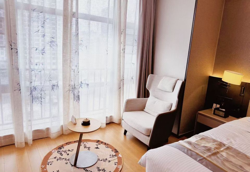 Somerset Haizhu Centre GuangzhouHanfu New Chinese Style Theme Executive Big Bed Room (Washing Machine+Kitchen)