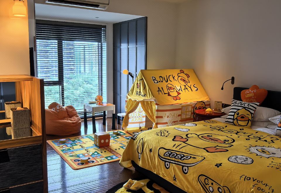 小黃鴨親子大床房