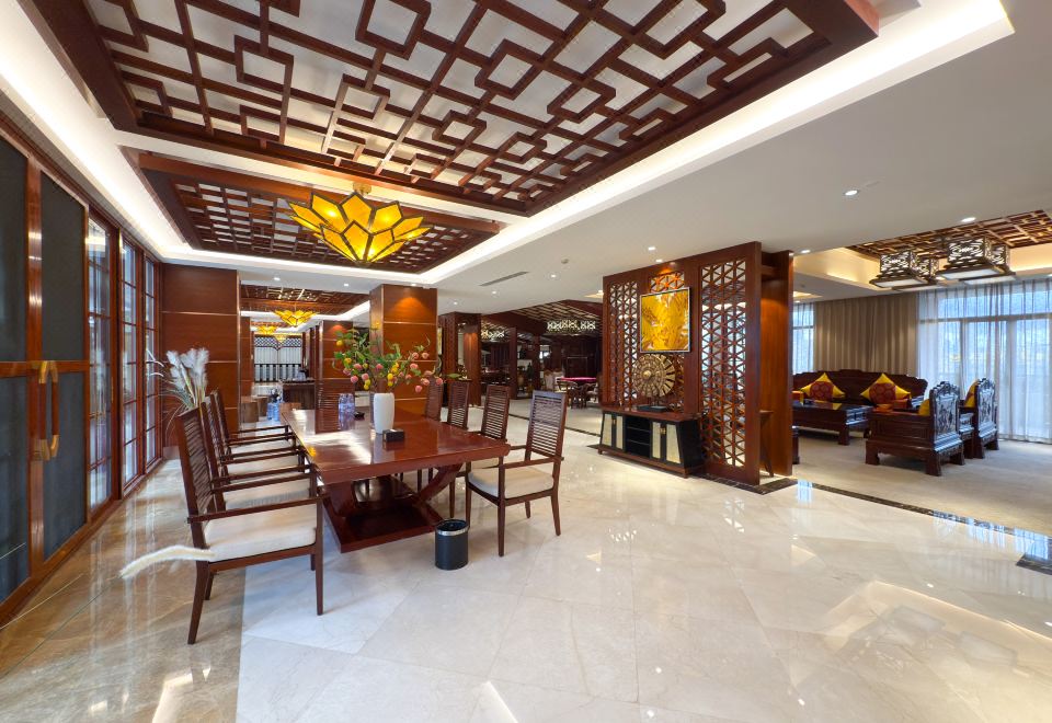 宾雅号超级总统套房（温泉水+棋牌间+KTV+室外露天泡池+大浴缸+湿蒸房）