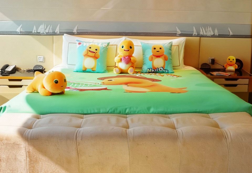 奶龍湖景親子房