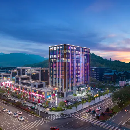 Park Inn by Radisson .Huzhou Deqing Отели в г. Дэцин
