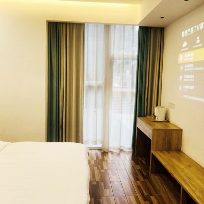 七月·陽光大床房 七月青年旅舍（重慶解放碑步行街店）優惠